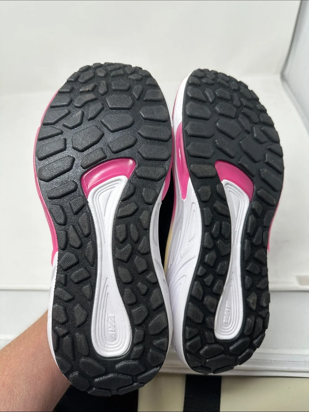 Avia preowned these